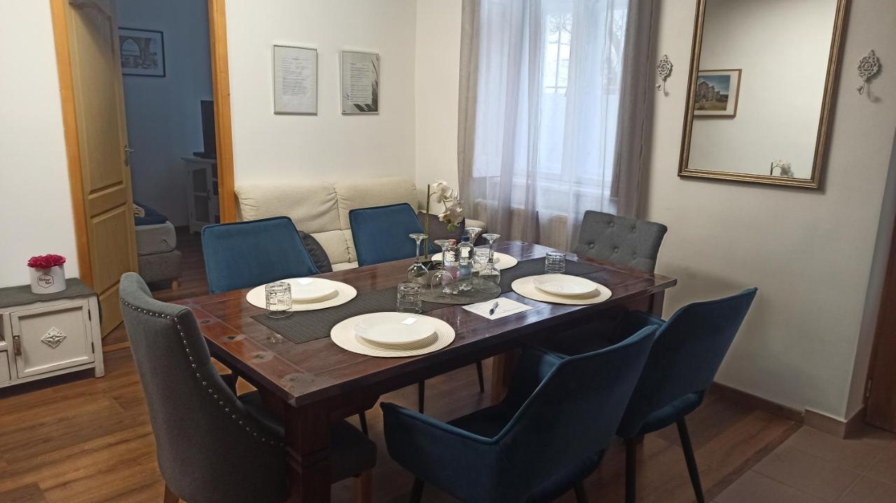 Varalja Apartman Tata Extérieur photo