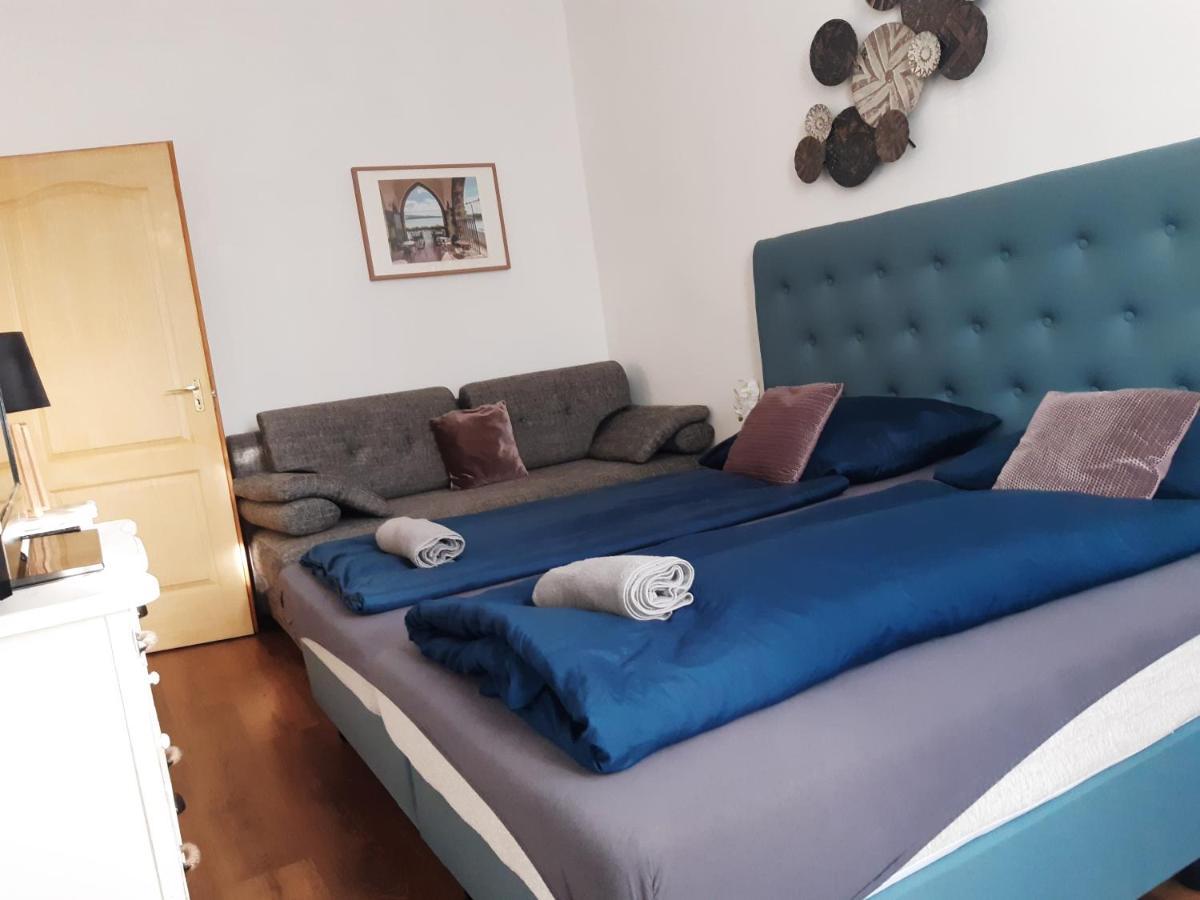 Varalja Apartman Tata Extérieur photo