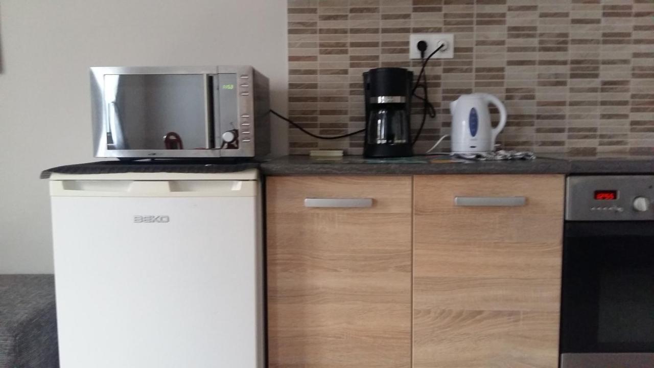 Varalja Apartman Tata Extérieur photo